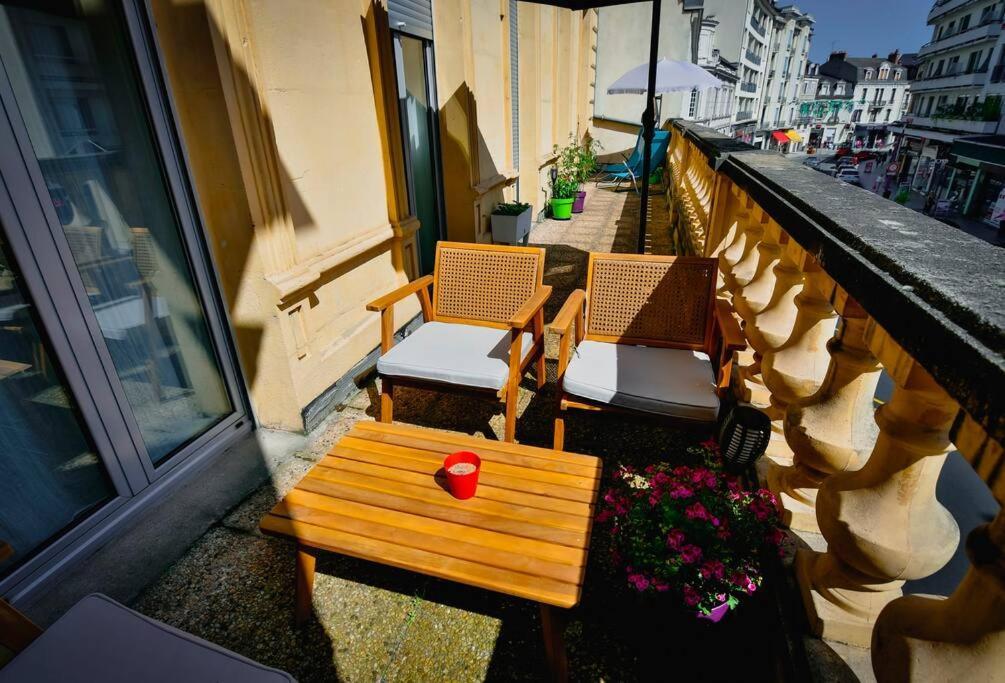 Grand Appartement De Haut Standing En Centre-Ville Montluçon Eksteriør billede